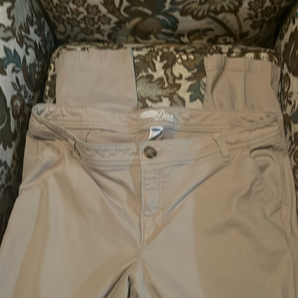 Old Navy The Diva Khaki Trousers - Picture 2 of 3